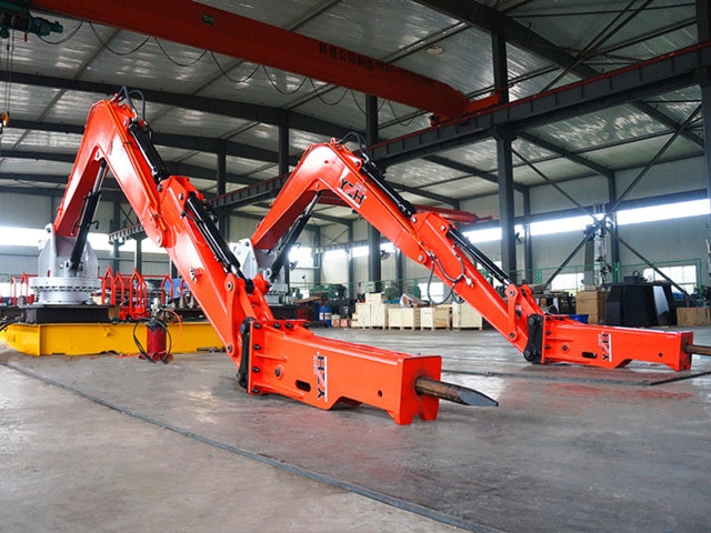 ሃይድሮሊክ vs. Pneumatic Breakers: ለስራዎ ምርጡን መሳሪያ እንዴት እንደሚመርጡ