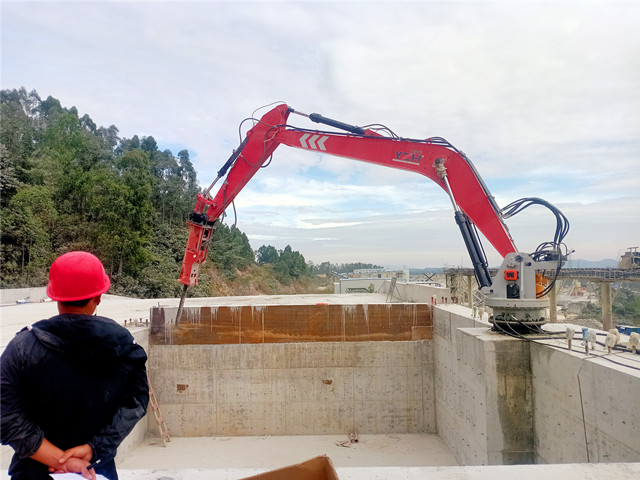 What is a Boom Breaker? An Expert Guide to Rockbreaker Boom Systems
