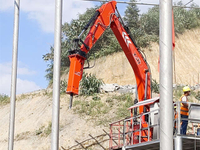 YZH Pedestal Rockbreaker