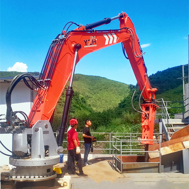 YZH Fixed Pedestal Boom System – Your First Line of Defense Against Crusher Downtime