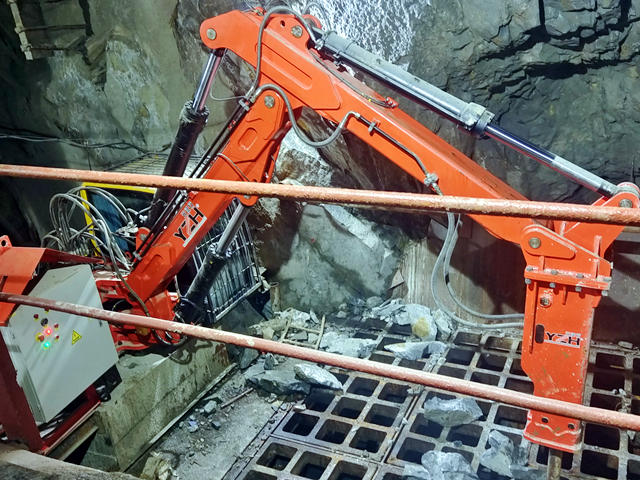 stationary rock breaker