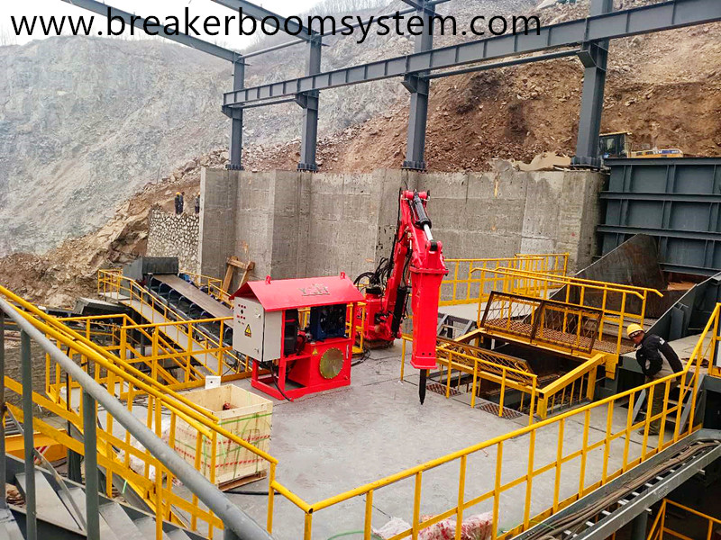 YZH Pedestal Boom System Was Installed At Hopper of Metso C160 Jaw Crusher-3