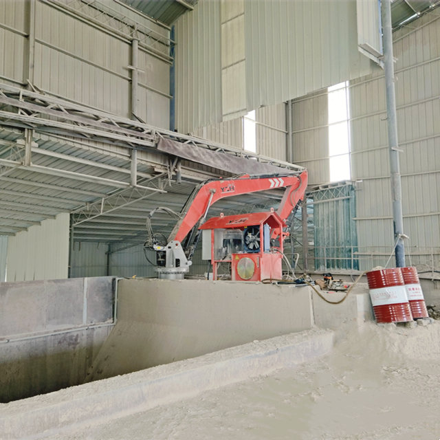 YZH Stationary Pedestal Rockbreaker Boom System Mounted at Gyratory Crusher Cavity
