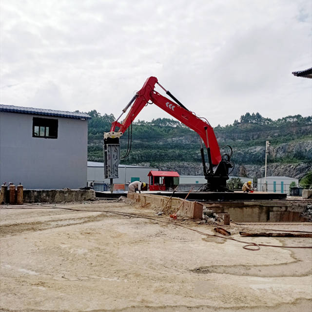 Brand New YZH Pedestal Rockbreakers for Gyratory Crusher