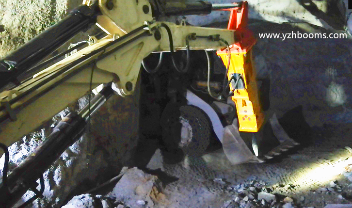 Custom Pedestal Rockbreaker Boom System Breakes Boulders In Underground Iron Mine-3