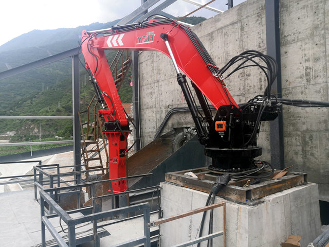 pedestal boom system