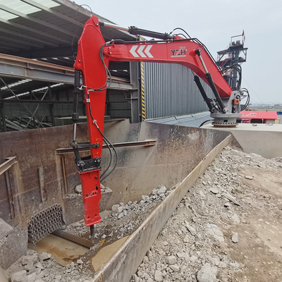 Rockbreaker Clearing Crusher Blockages Quickly