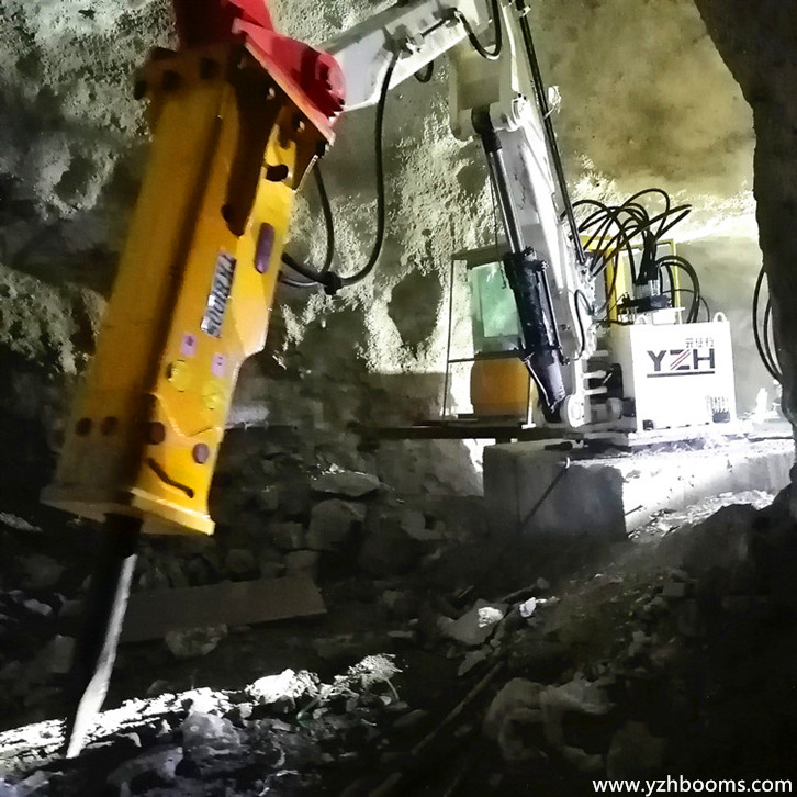 Custom Pedestal Rockbreaker Boom System Breakes Boulders In Underground Iron Mine-1