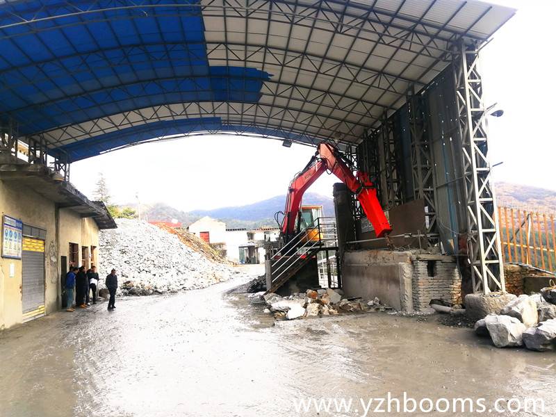 YZH brand pedestal rock breaker booms system effectively solves the blocking problem of grizzly