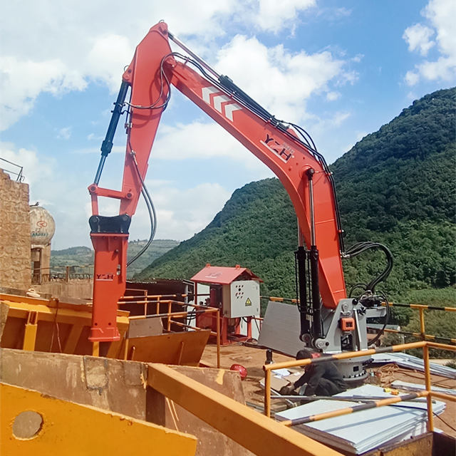 China YZH Stationary Rockbreaker Boom System Mounted at Jaw Crusher Cavity