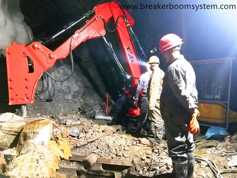 Stationary Rockbreaker Booms System Is Working In Underground Mine-4