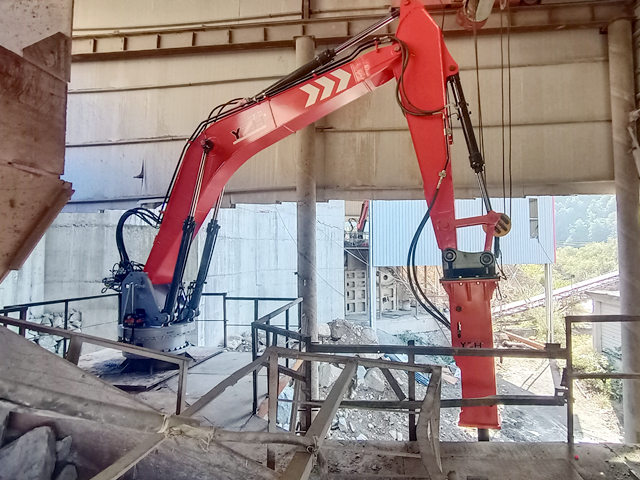 pedestal boom