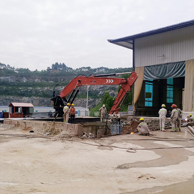 Brand New YZH Pedestal Rockbreakers for Gyratory Crusher