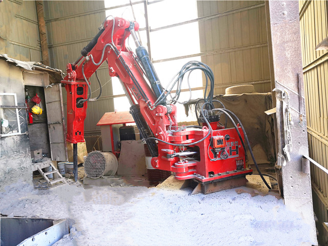 Rockbreaker Boom System For Breaking Rock At The Aggregate Production Line
