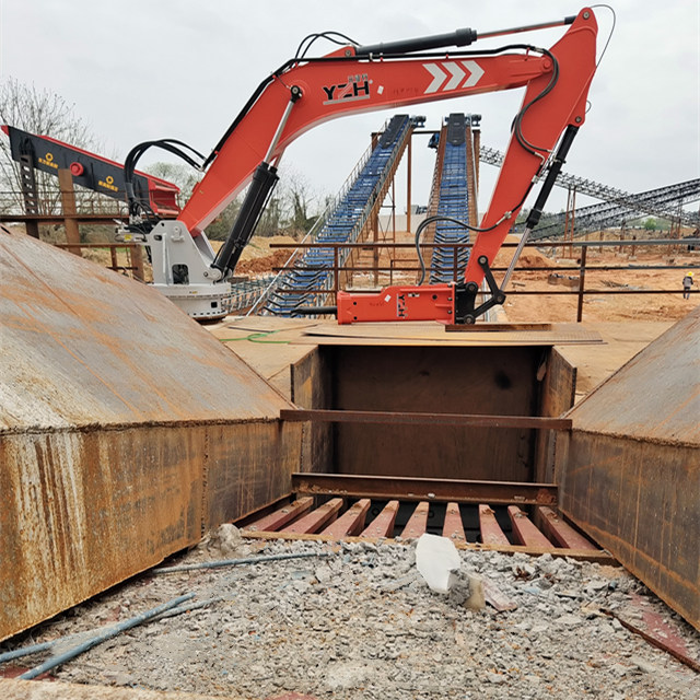 YZH WH Series Stationary Rockbreaker System Mounted at Jaw Crusher Inlet
