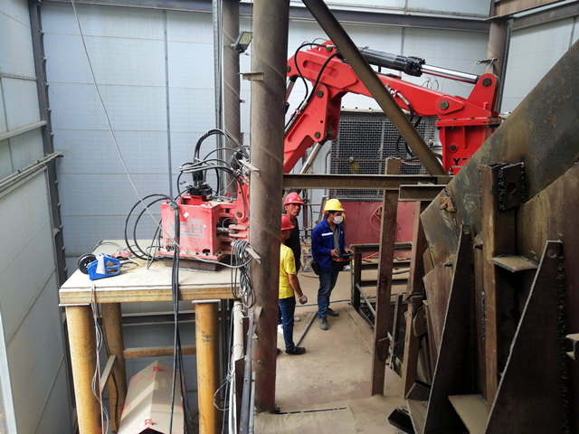 pedestal boom