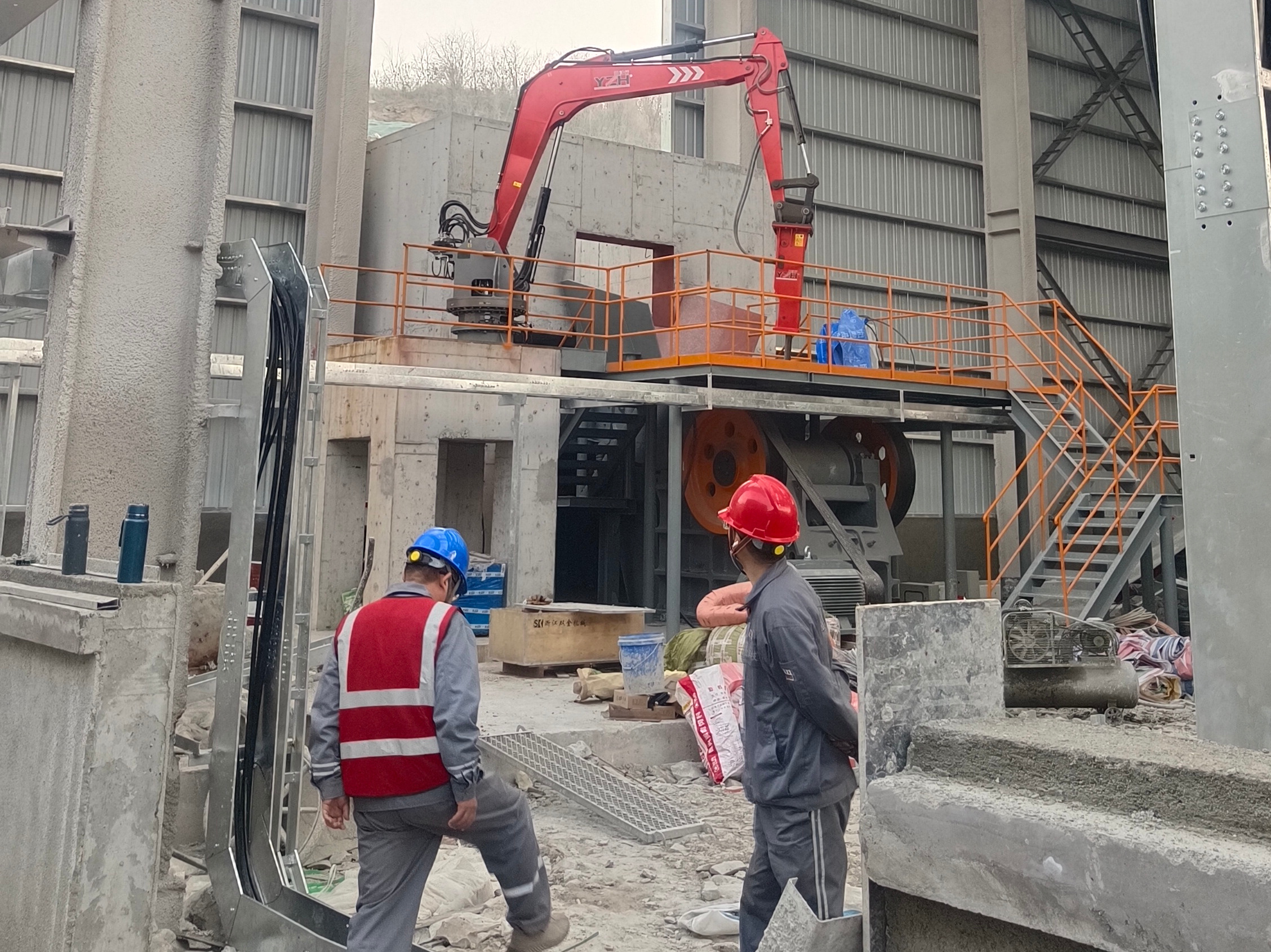 WHA560 Fixed Rockbreaker Boom for Granite Quarry in the United States