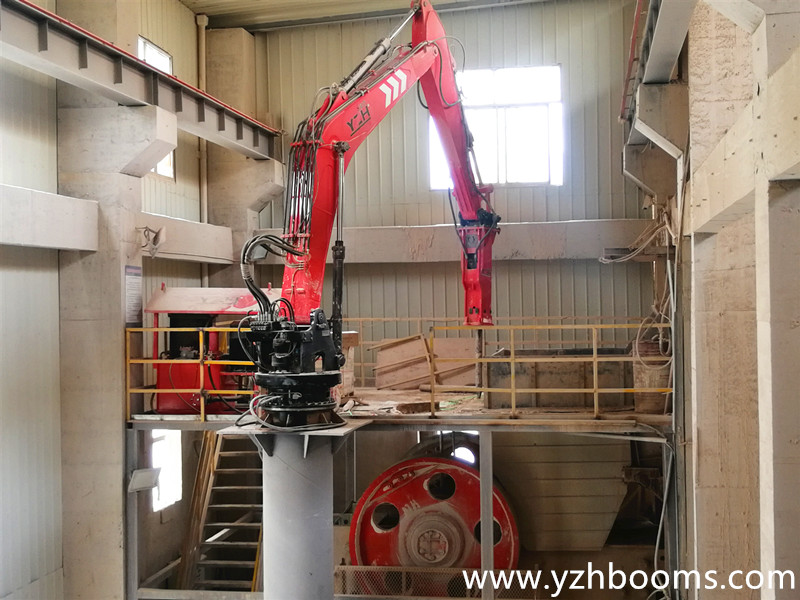 Pedestal Rockbreaker Booms System Was Installed At the Hopper Of Jaw Crusher-2