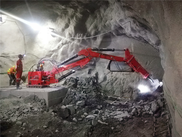 Rockbreaker Boom System For Underground Mine