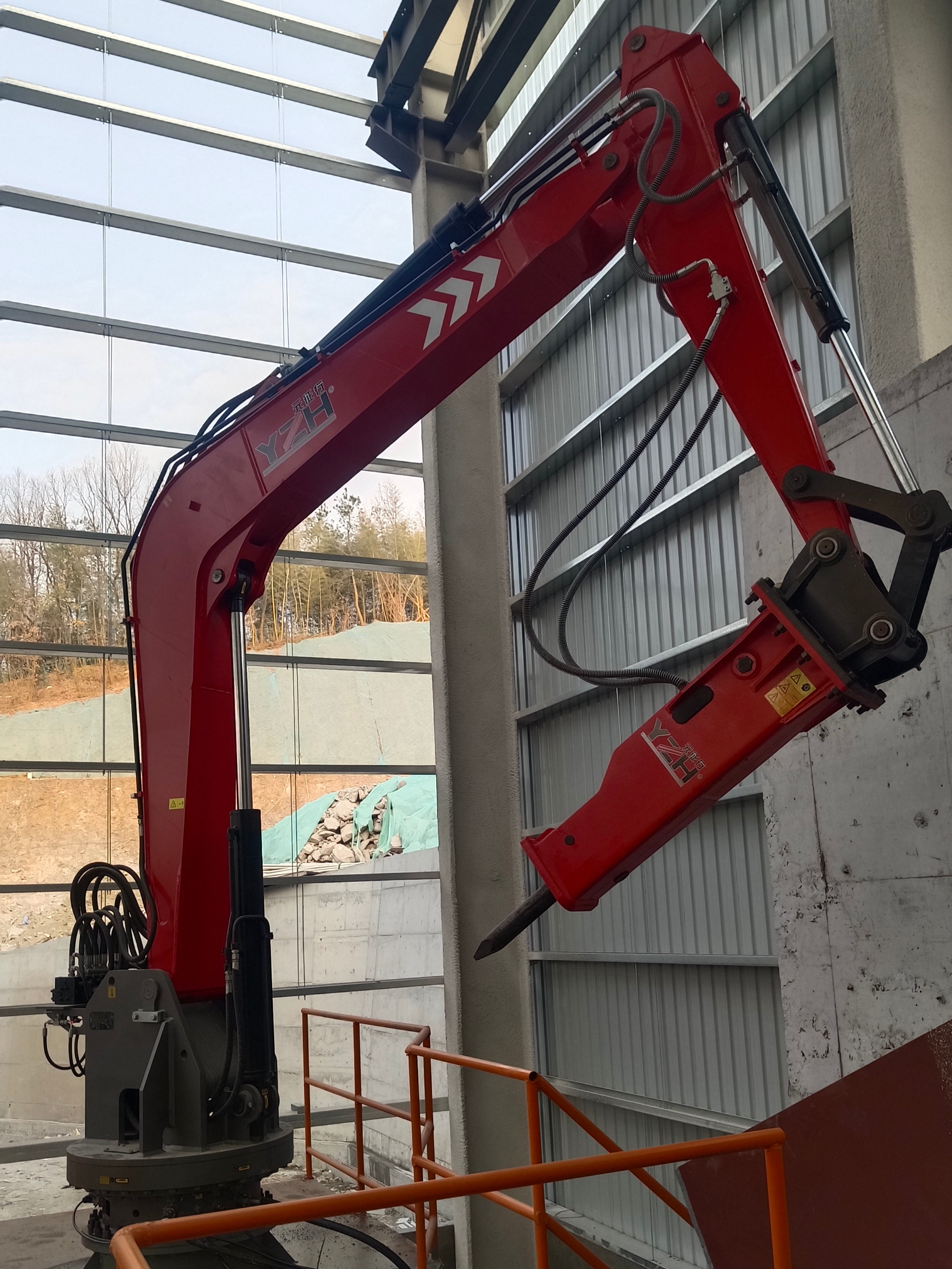 WHA560 Fixed Rockbreaker Boom for Granite Quarry in the United States