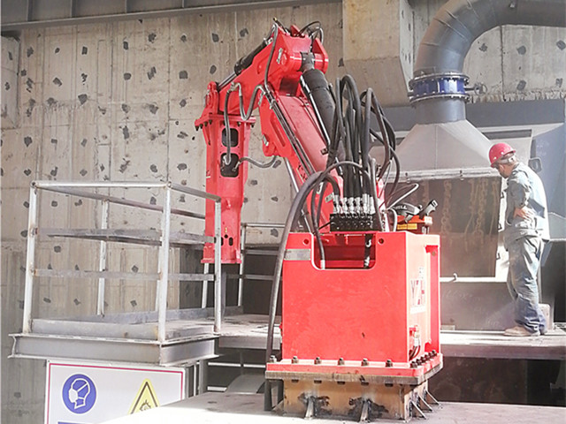 Pedestal Breaker Booms System Is Specially Designed To Break Oversize Rock At Aggegate Plant