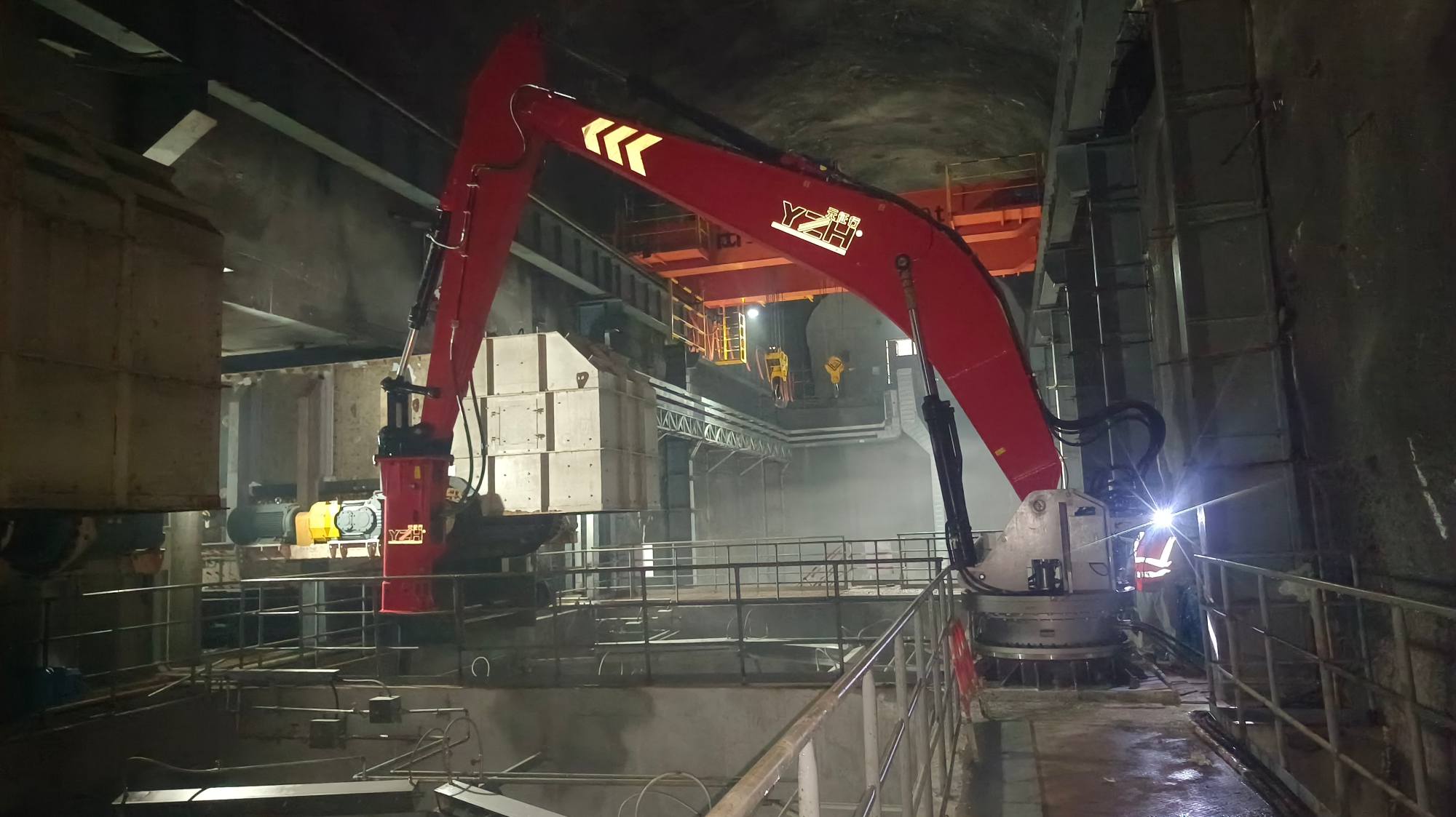 Eliminating Crusher Blockages at a Zambia Copper Mine with the WHA460 Rockbreaker Boom