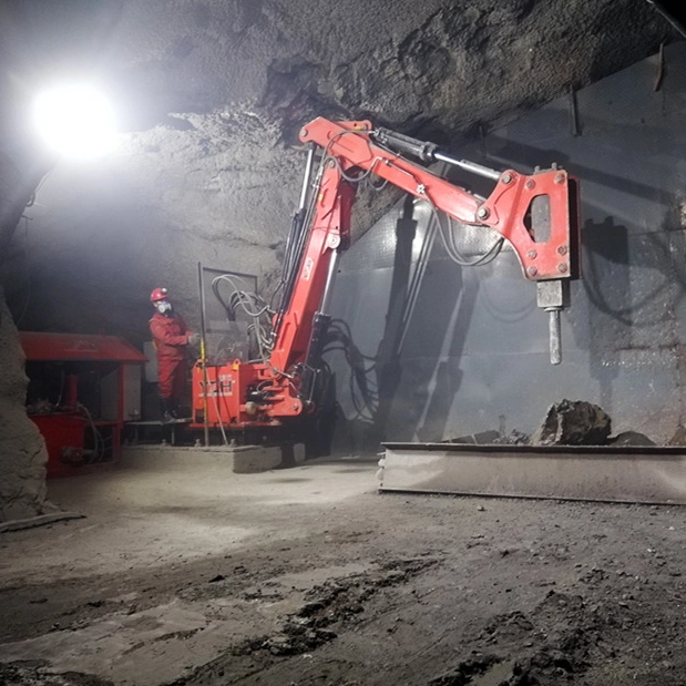 7 Key Applications of Rockbreakers in the Mining Industry: Efficiency & Safety