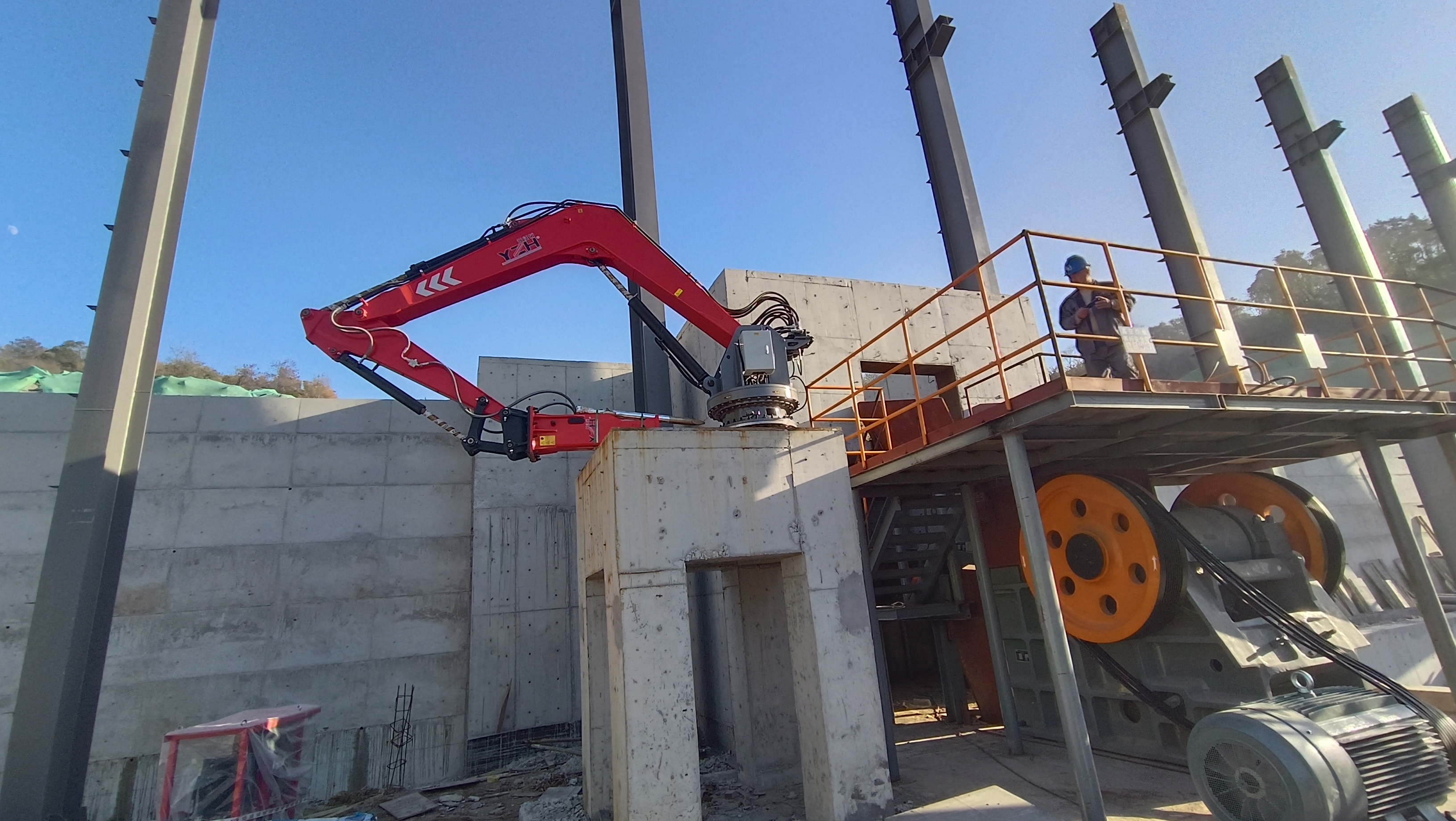 WHE1000 Static Rockbreaker Boom for Limestone and Dolomite Aggregate Processing in India