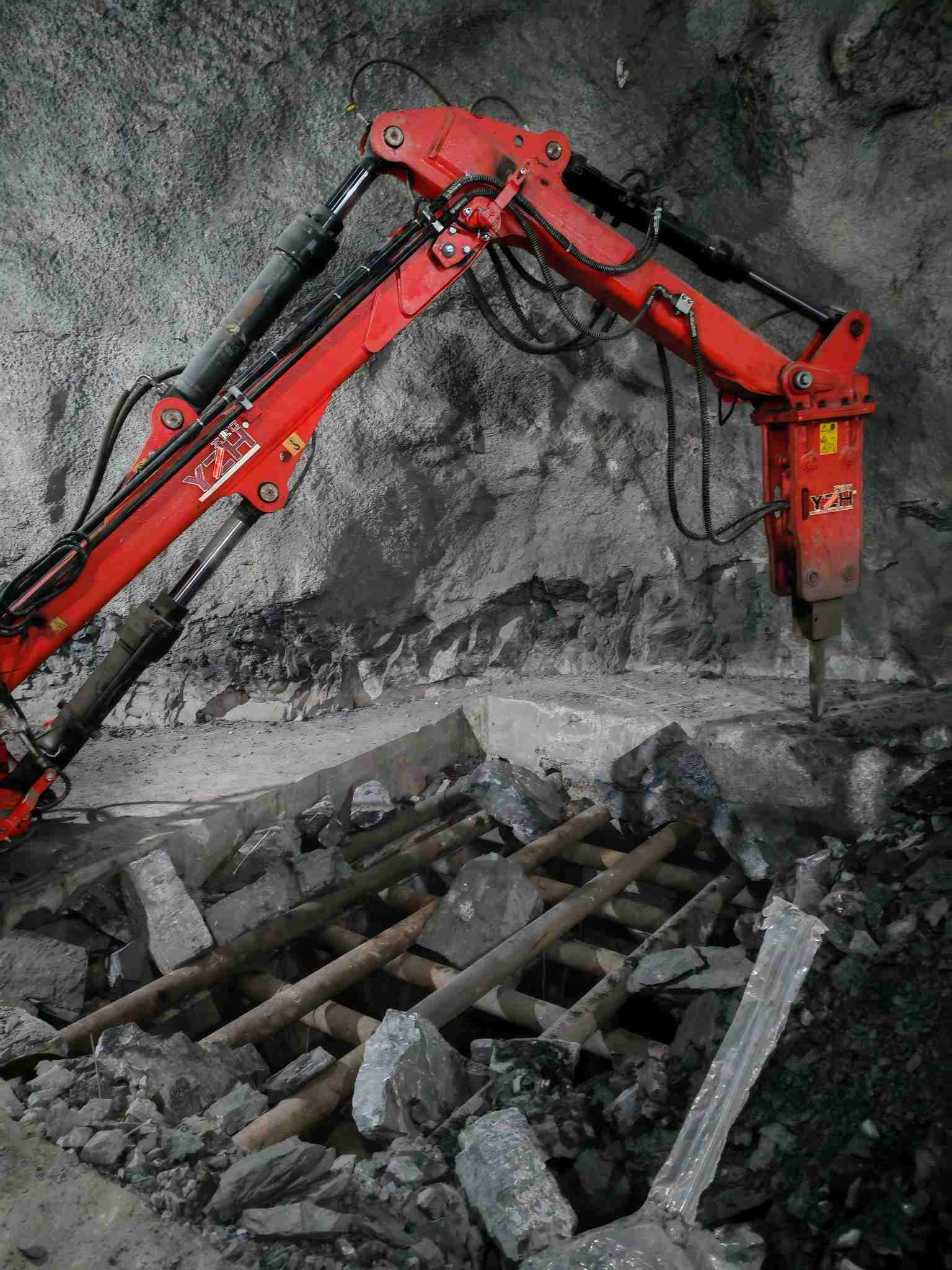 YZH BA300 Pedestal Rock Breaker Boom System Deployed at Underground Mine in Laos