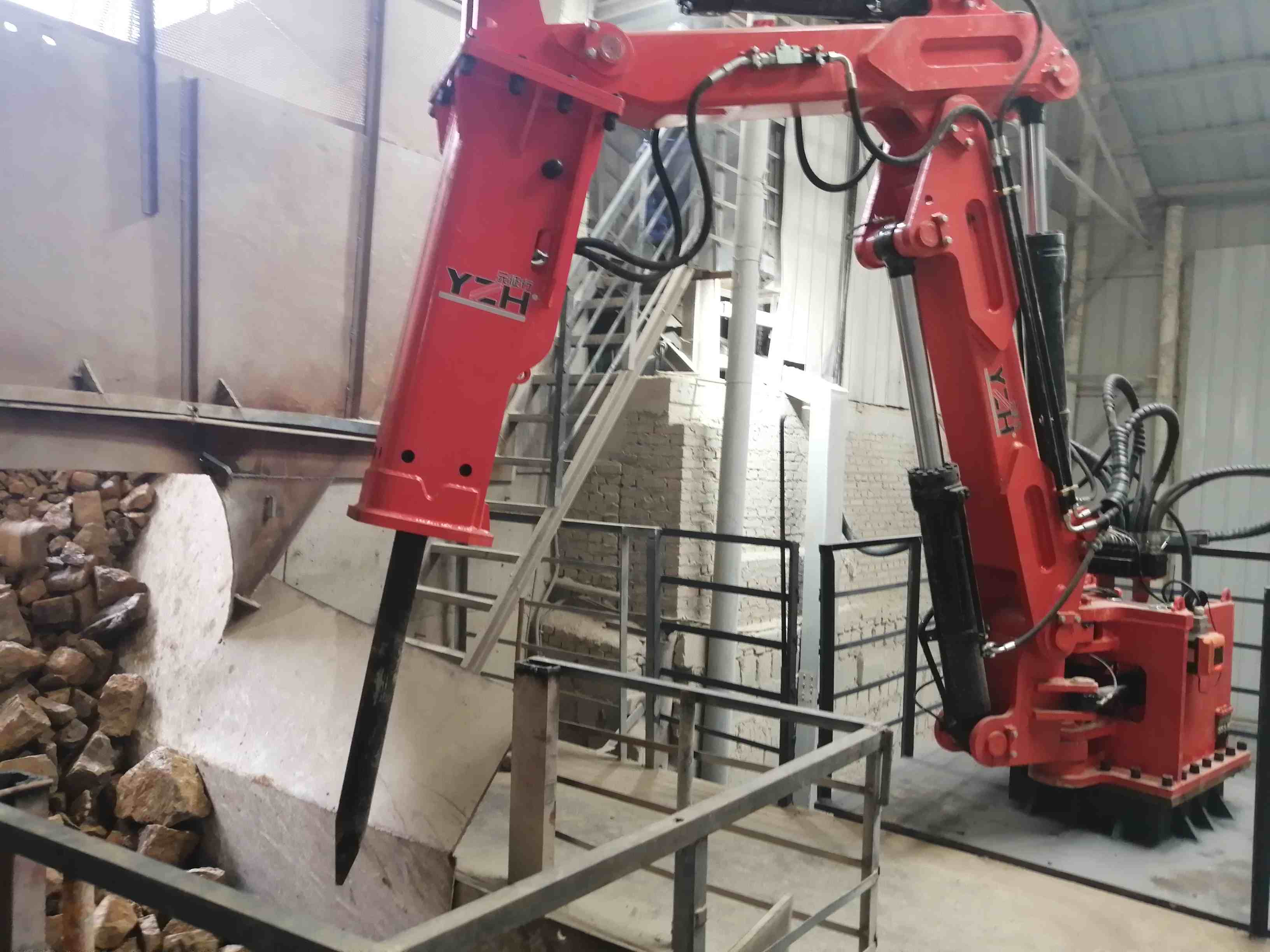 BC950 Fixed Rockbreaker Boom for Efficient Basalt Fragmentation in Indonesia