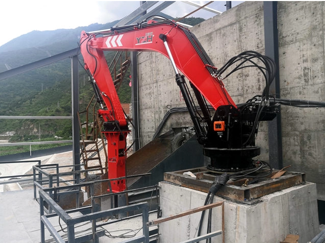 pedestal boom_635_476.jpg