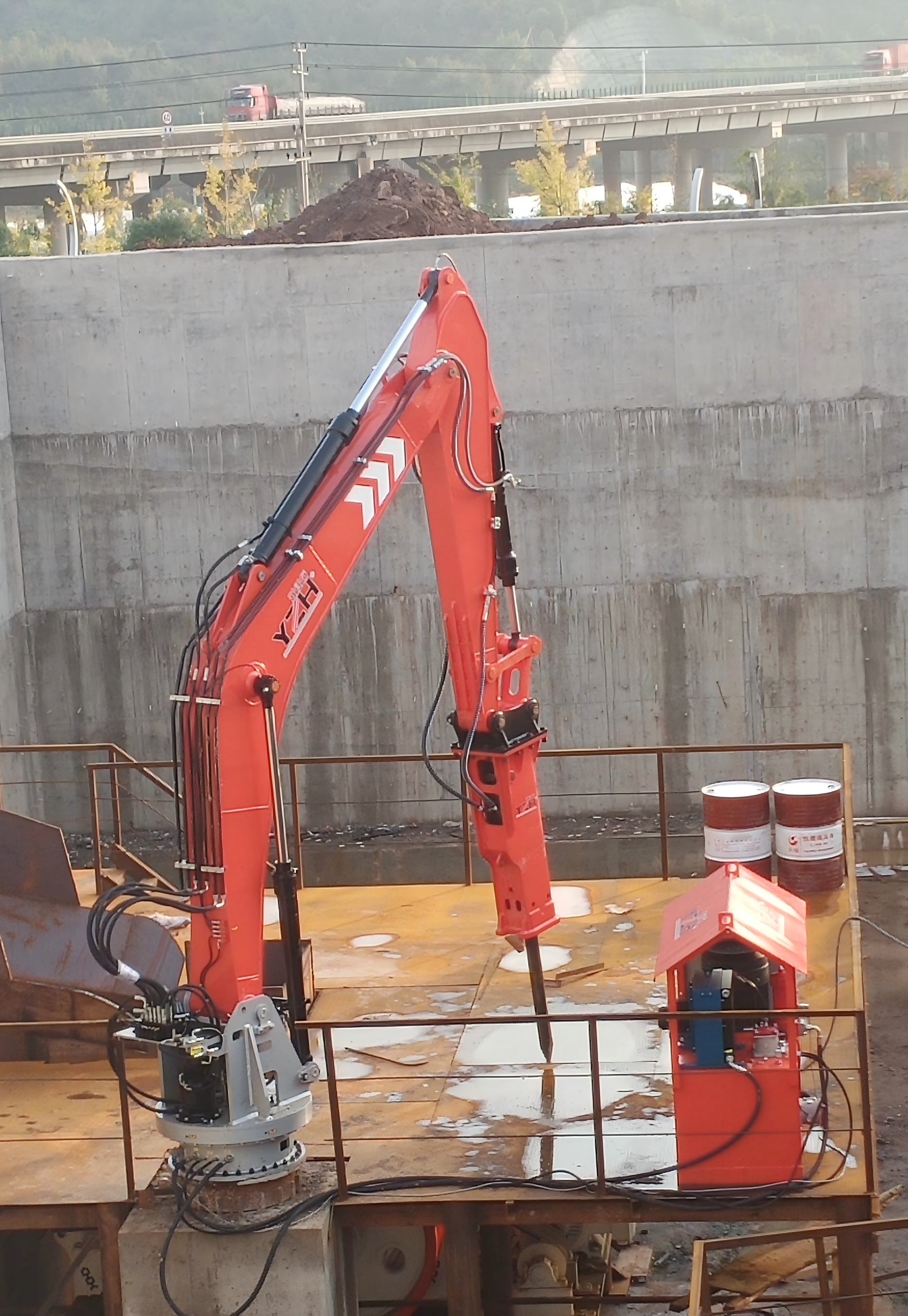 WHC1070 Fixed Rockbreaker Boom for Granite Processing in India