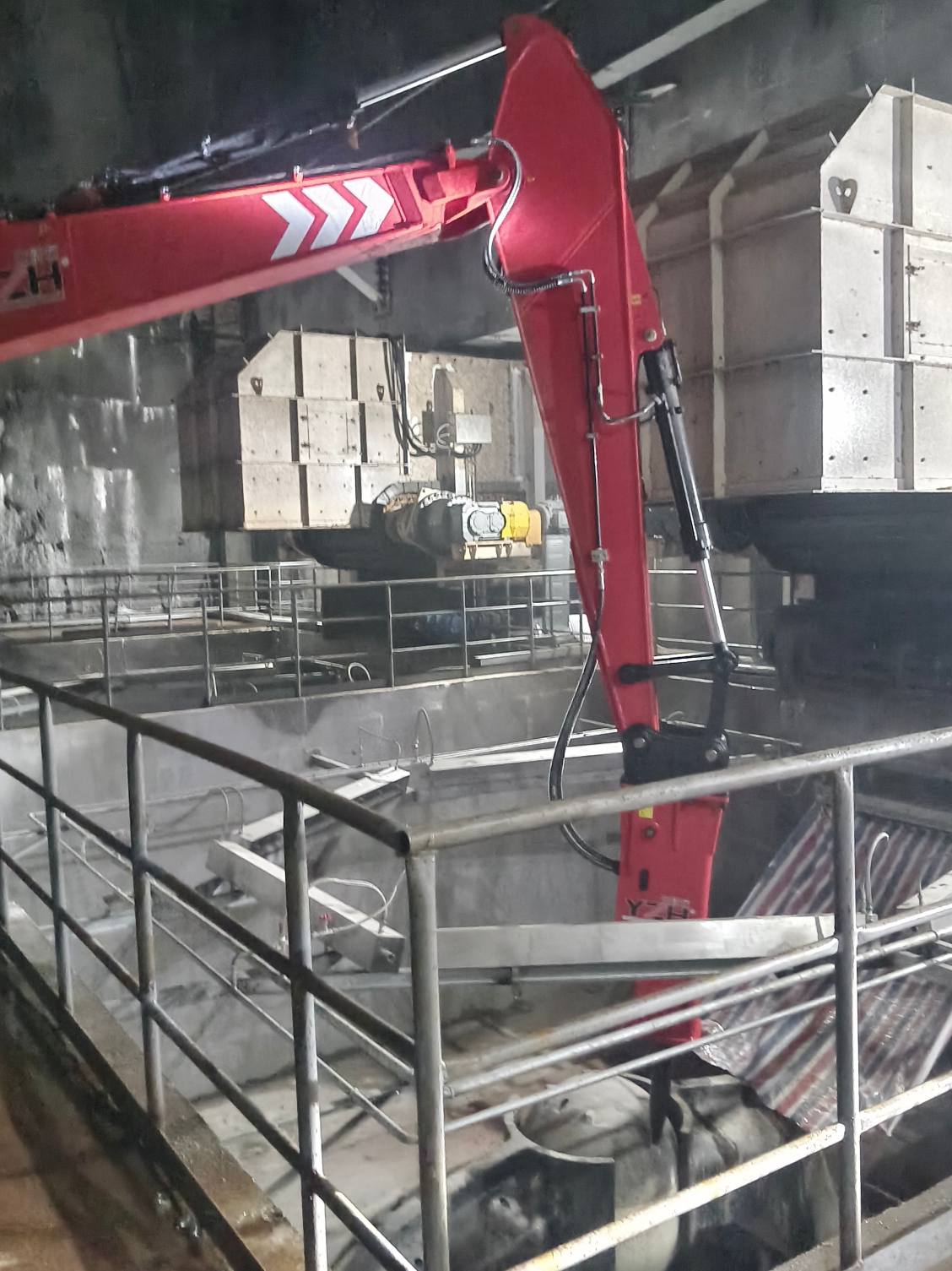 Eliminating Crusher Blockages at a Zambia Copper Mine with the WHA460 Rockbreaker Boom