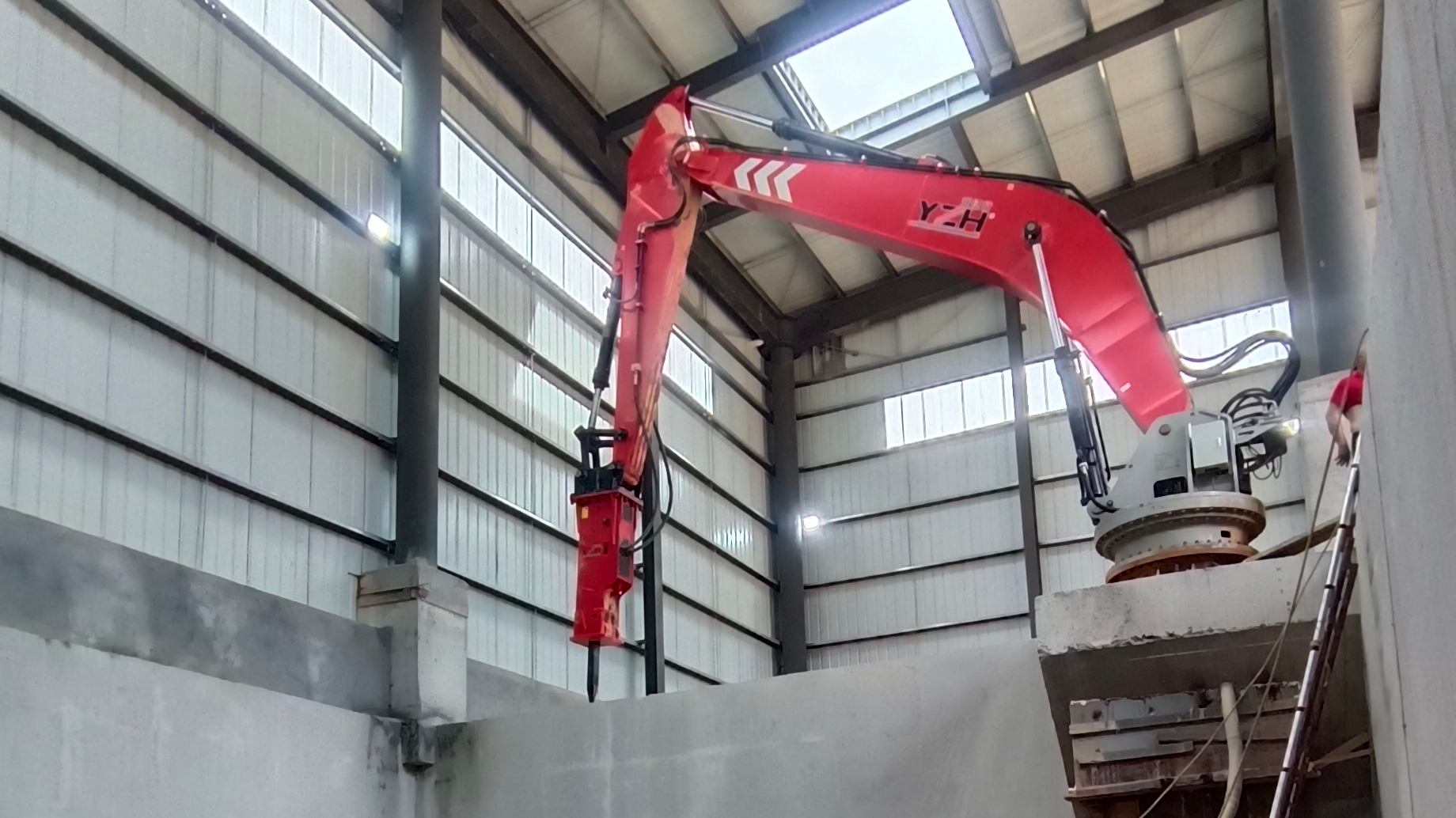 Keeping Indonesia's Aggregate Lines Running: The WHB750 Fixed Hydraulic Rockbreaker in Action